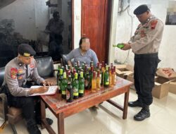 Beberapa Warung di Wilayah Sragi Kena Razia, Ratusan Botol Miras Diamankan Polisi