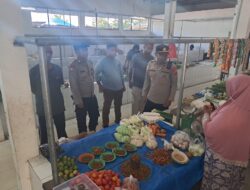 Monitoring Pasar Jelang Ramadan: Polsek Tiworo Tengah Pastikan Ketersediaan Bahan Pokok